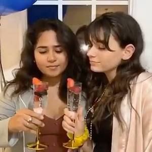 Meet your Posher, Laysia